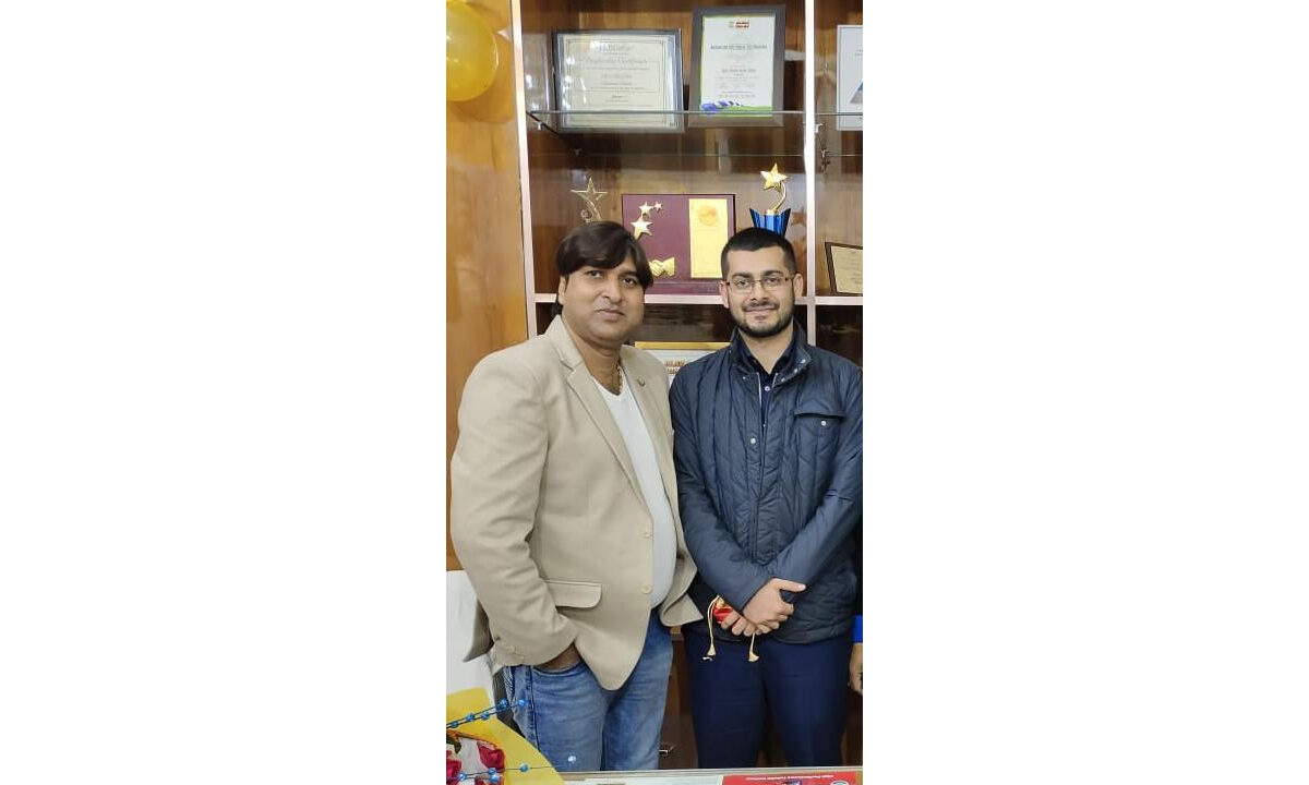 A meeting with our esteemed distributor Shri Sunil Soni ji at Shri Solar Shop, Hardoi with our MD, Mr. Abhishek Gupta